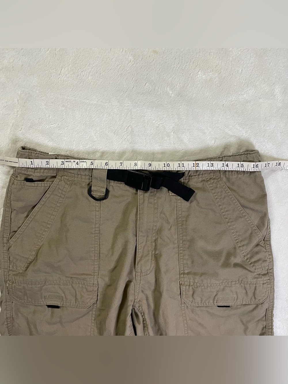 Wrangler 100% Cotton Tan Cargo Shorts with Belt size 34 waist - Picture 5 of 8
